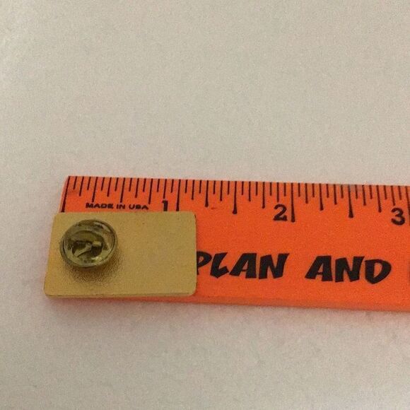 Vintage Breast Cancer lapel pin - Picture 2 of 2